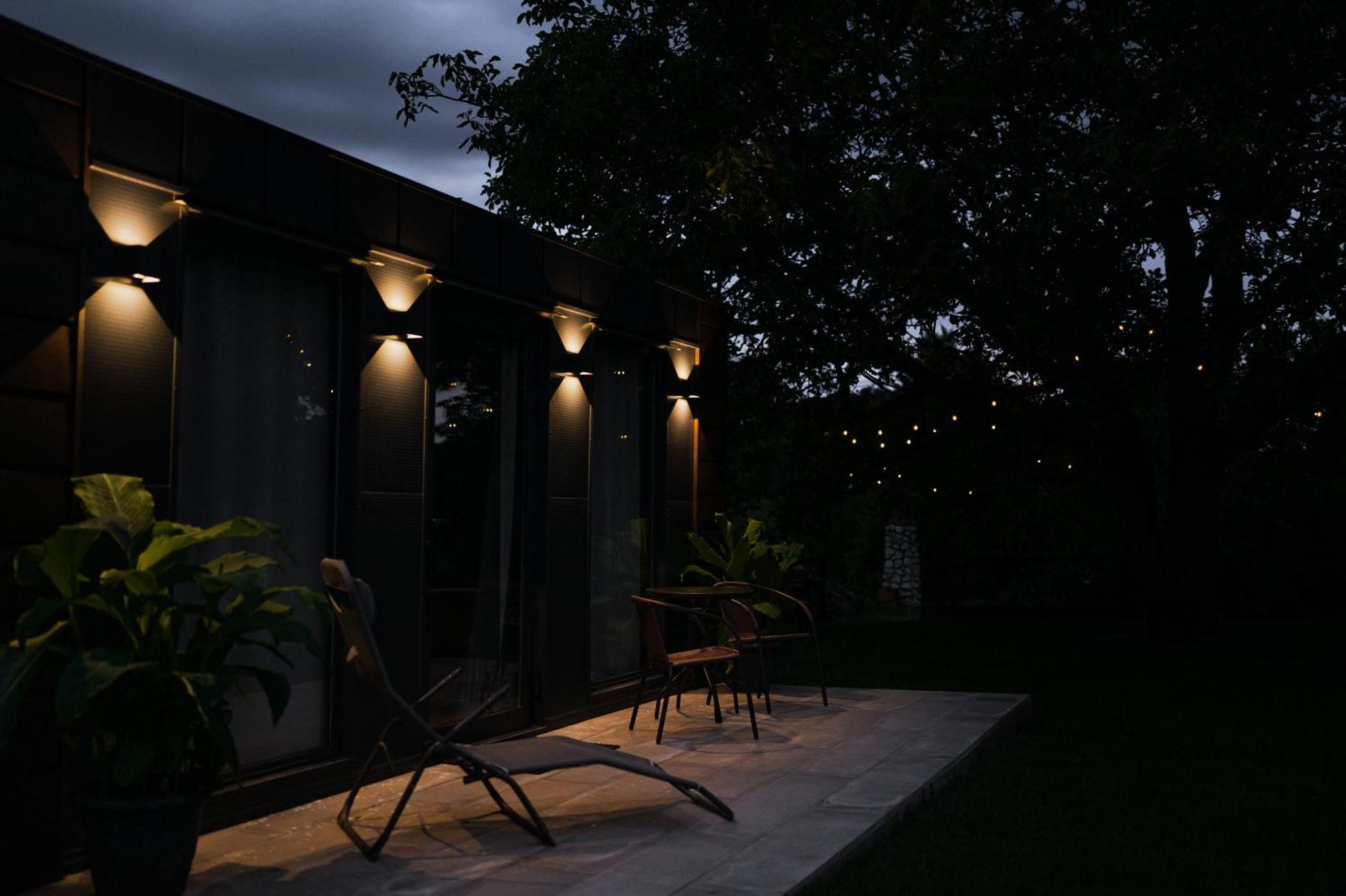 Tiny House Mezi Sklepy Apartment Kobyli Ngoại thất bức ảnh