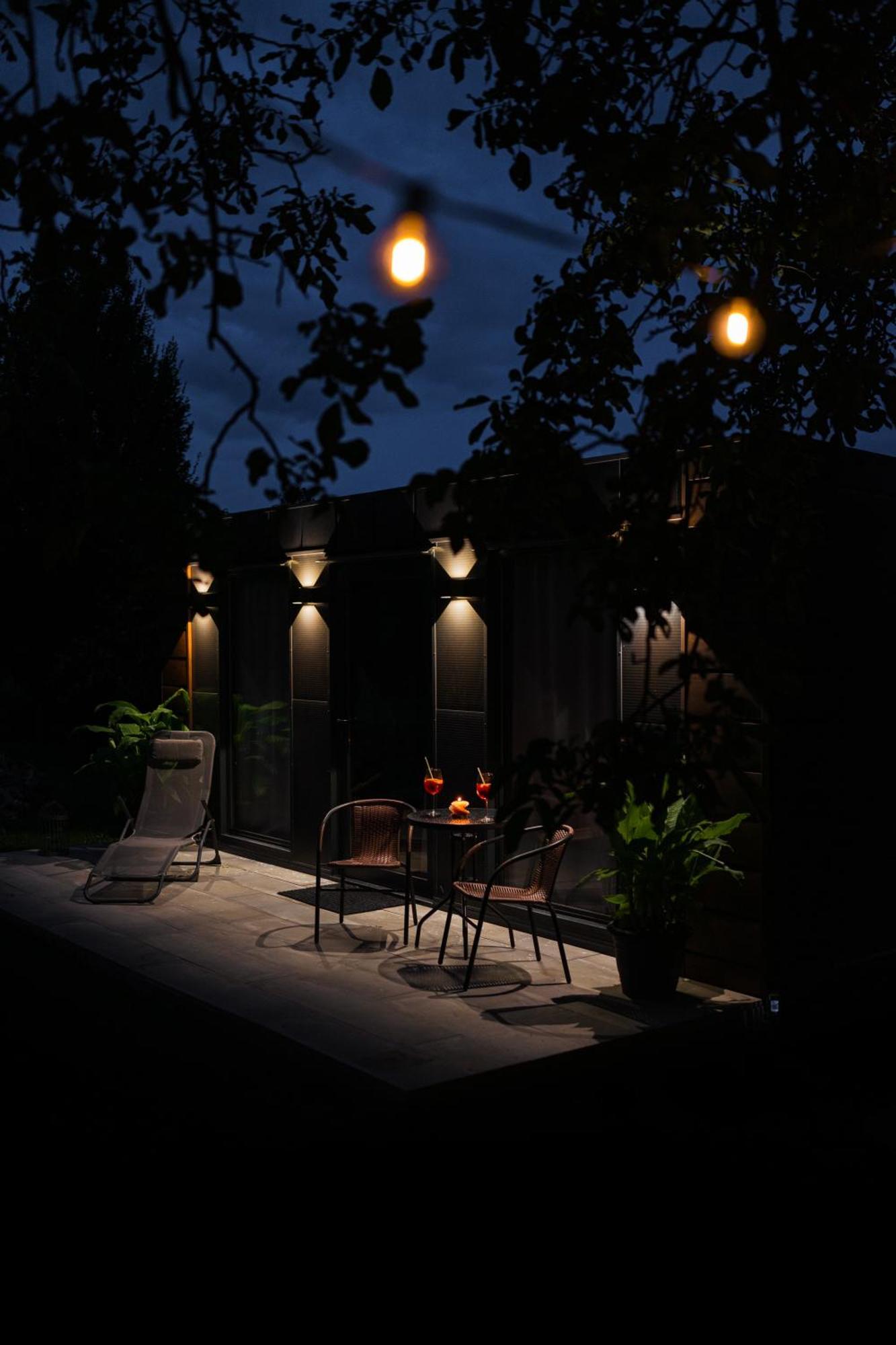 Tiny House Mezi Sklepy Apartment Kobyli Ngoại thất bức ảnh